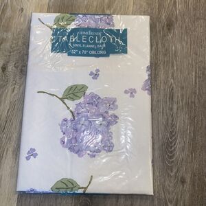 Vinyl Floral Table Covers With Flannel Back Lavender Hydrangeas VTG 52”x70”NEW